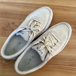 Kizik Women's Cream Sneakers